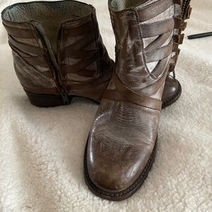 Freebird by Steven Sammi boots